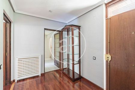 Luxury Villa for rent in Hortaleza, Chamartin, Autonomous Region of Madrid - Photo 3