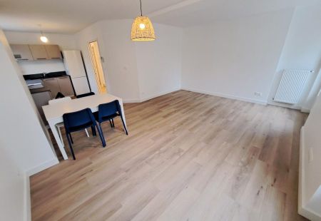 Appartement T3 à SAINT EGREVE - Photo 2