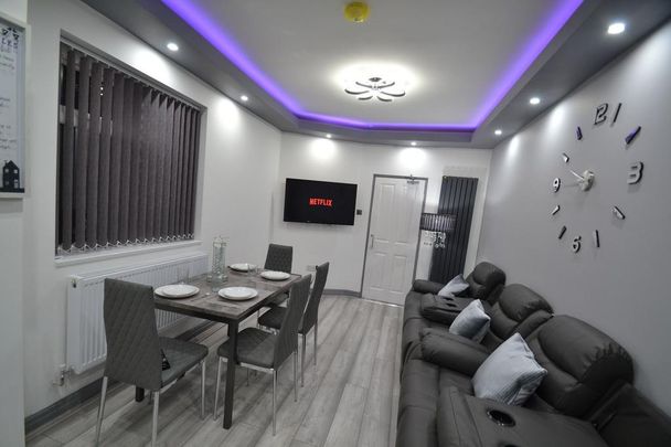 6 bedroom house to rent - Photo 1