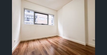 Two bedroon plus two bathroom in the heart of Wolli creek - Photo 4