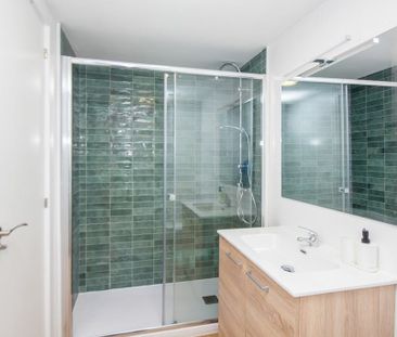 Carrer de les Illes Canàries, Valencia, Valencian Community 46023 - Photo 5