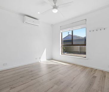 COMPLETELY UPDATED - LARGE REAR YARD! - Photo 3