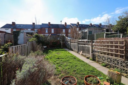 3 bedroom terraced house to rent - Photo 3