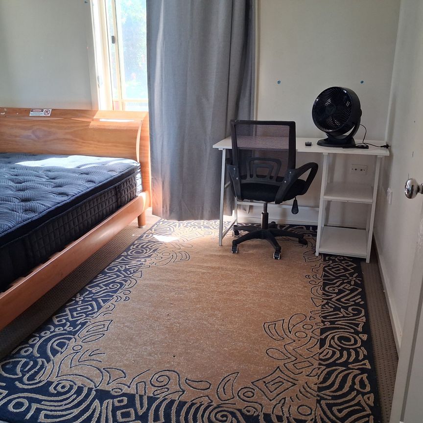 Mount Druitt - Photo 1