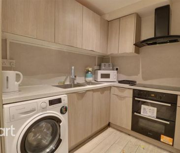 1 bedroom in a house share to rent - Photo 2