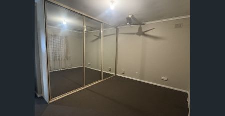 Cosy 3-Bedroom Home with Garage in Davoren Park - Photo 2