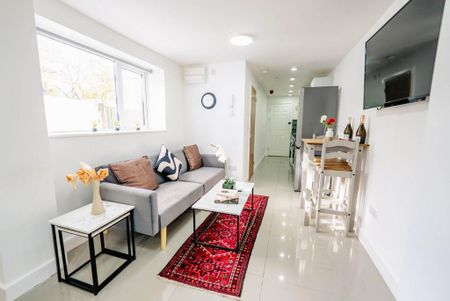 2 bedroom flat to rent - Photo 2