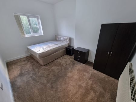 Room in a Shared House, Deane Road, L7 - Photo 4