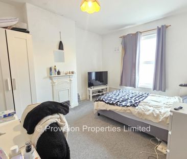 2 Bedroom Student Property - Photo 2