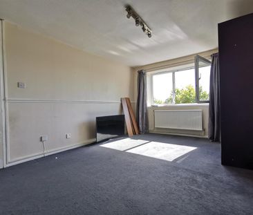 1 bed flat to rent in Blessbury Road, Edgware, HA8 - Photo 2