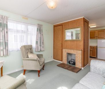 2 bedroom park home to rent - Photo 2