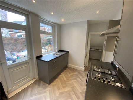 2 bedroom apartment to rent - Photo 4