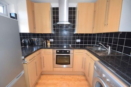 2 bedroom apartment to rent - Photo 4