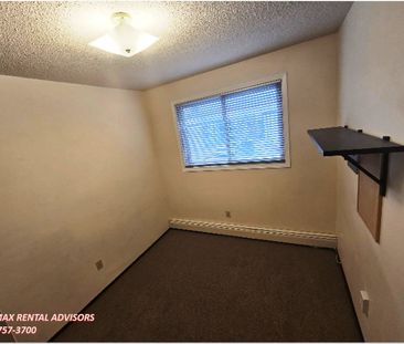3 BED, 1.5 BATH, 3RD FLOOR APARTMENT W/ AN AIR-CONDITIONED MASTER B... - Photo 6
