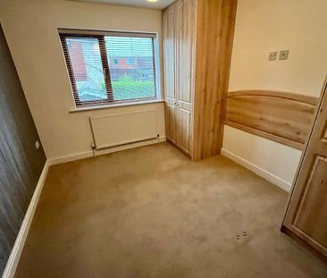 Woollin Avenue - Photo 4