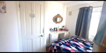 2 Bed Terraced House, Manton Crescent, NG9 - Photo 4