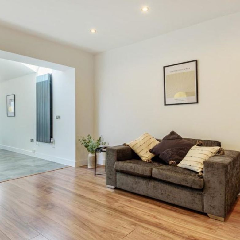 Ascot Road, Mitcham, Surrey, SW17 - Photo 1