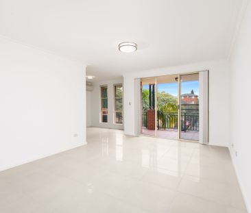 Stylish Beachside Apartment - Photo 6