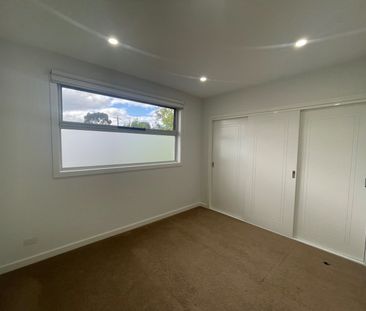 2D Paul Avenue, Keilor East VIC 3033 - Photo 3