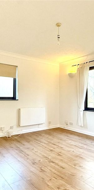 Othello Grove, Warfield Othello Grove, Warfield - Photo 2