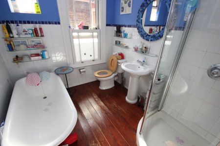 York Road, Byfleet, Surrey, KT14 - Photo 5