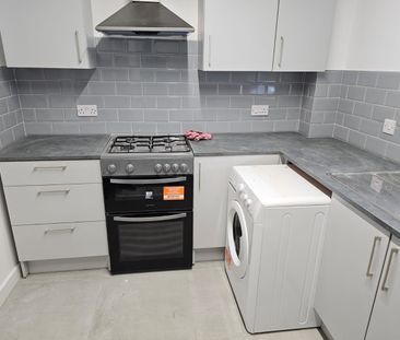 2 Bed Flat, Kinterbury Court, SO17 - Photo 5