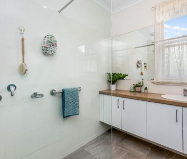 215 Carpenter Street, Quarry Hill VIC 3550 - House For Rent | Domain - Photo 6