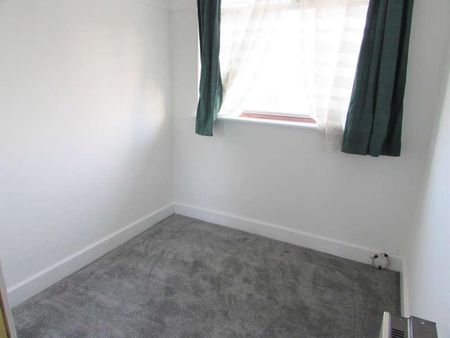 The Ridgeway, North Harrow, Middlesex, HA2 - Photo 2