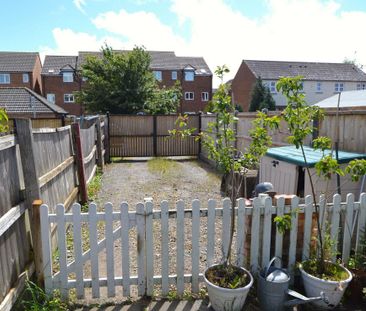 2 bedroom terraced house to rent - Photo 4