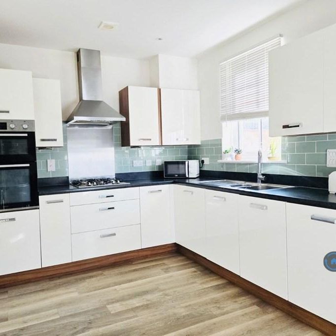 1 bedroom in a house share to rent - Photo 1