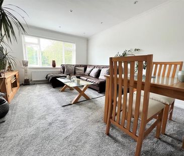 Chertsey Road, Byfleet - 2 bedrooms Property for lettings - Seymours - Photo 2