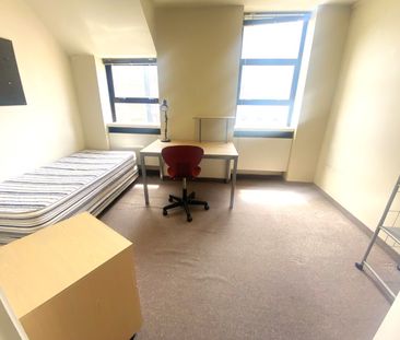 Effortless Inner-City Living – Power Included! - Photo 5