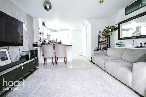 4 bedroom townhouse to rent - Photo 1