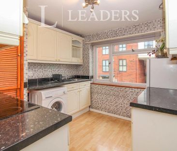 2 bedroom flat to rent - Photo 5