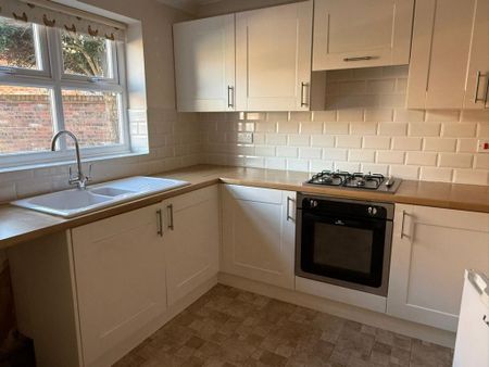 3 bedroom terraced house to rent - Photo 4