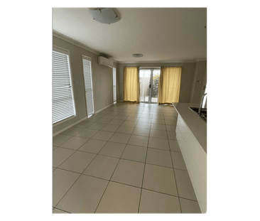 STUNNING 2 BEDROOM UNIT IN SMALL COMPLEX - Photo 1