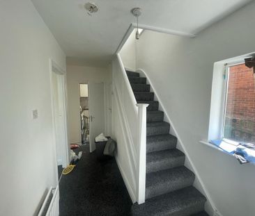 3 bedroom semi-detached house to rent - Photo 3