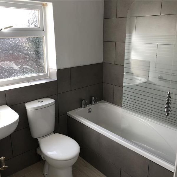 2 bedroom terraced house to rent - Photo 1