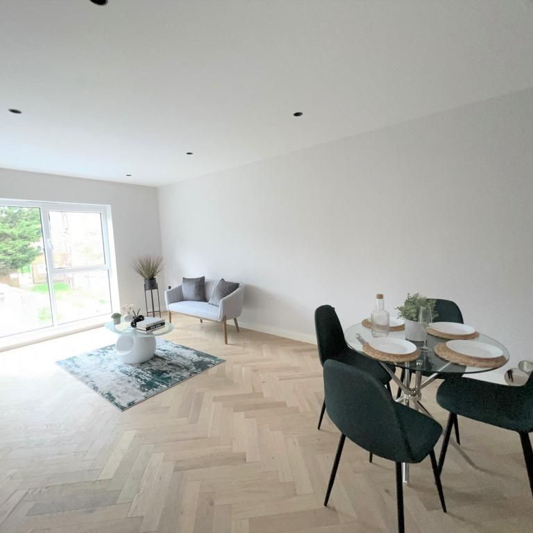 2 bedroom flat to rent - Photo 1