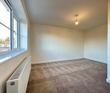 3 bedroom detached house to rent - Photo 4