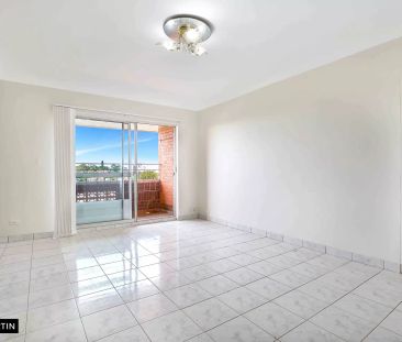 MGM MARTIN – TWO BEDROOM APARTMENT - Photo 5