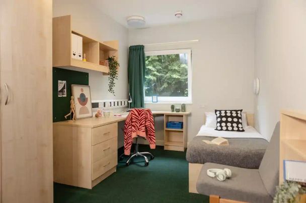Standard Ensuite - Photo 1