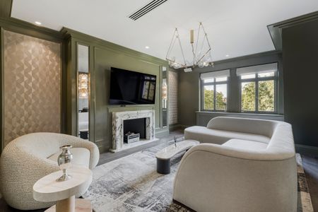 Elegant three-bedroom apartment in Mayfair - Photo 2