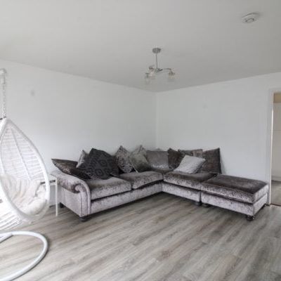 Blackbyres Court, Barrhead - Photo 1