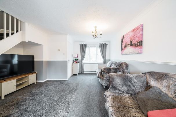 3 bedroom end of terrace house to rent - Photo 1