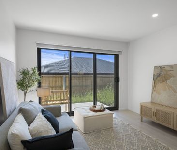 Stylish 2 Bedroom Unit in Prime Brighton Location - Photo 3