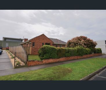 37 Cross St, Newborough, Vic 3825 - Photo 4