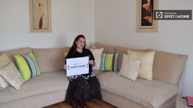 Huge room in 3-bedroom apartment in Tallaght, Dublin - Photo 1