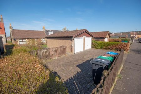 2 bedroom semi-detached house to rent - Photo 4