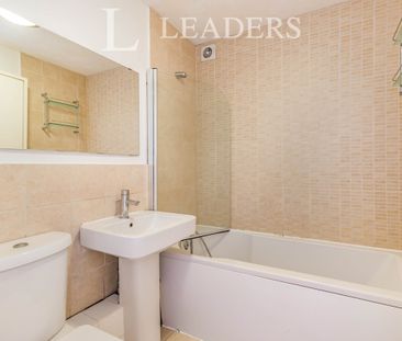 2 bedroom apartment to rent Sigrist Square, KT2 - Photo 5